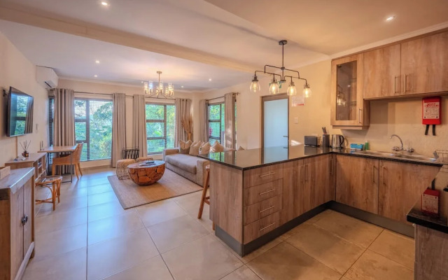 Bushbaby Valley Lodge