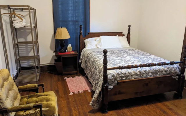 The Oliver House - Adults Only