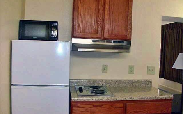 Rodeway Inn & Suites