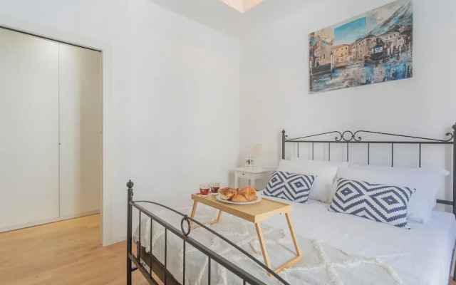 Independence Apartment With Balcony