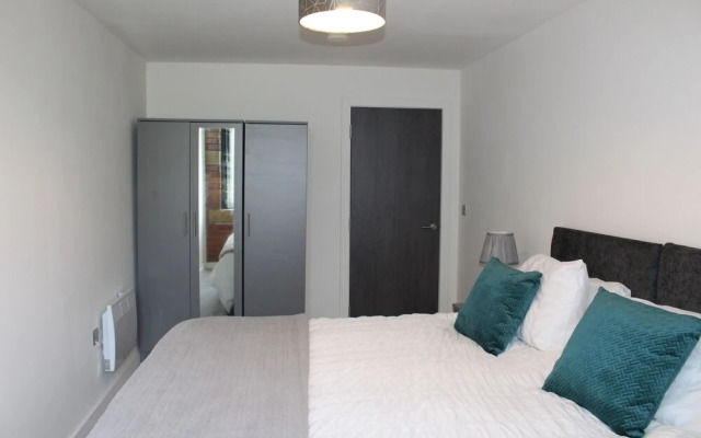 Luxury 1-bed Apartment Bradford Free Parking