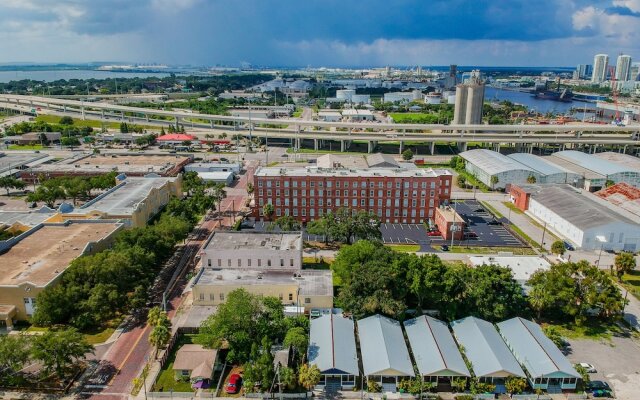 Book Comfy Elegant Home in Ybor, Walk to Strip