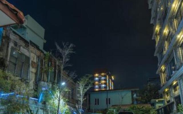 Sunrise Hotel