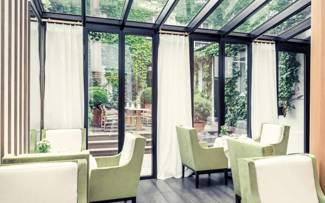 Le Belgrand Hotel Paris Champs Elysees, Tapestry by Hilton