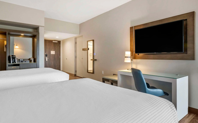 Cambria Hotel Orlando Airport