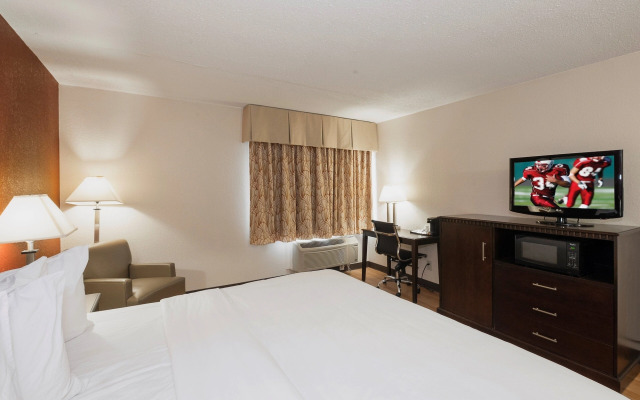 Red Roof Inn & Suites Mt Holly - McGuire AFB