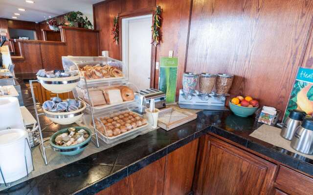 Quality Suites Albuquerque Airport