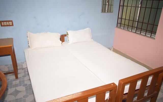 Parisha Residency - Temple Side Hotel