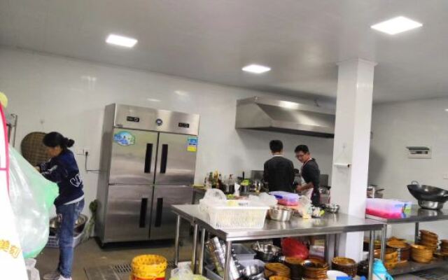 Shizhulinyoujubishushanzhuang