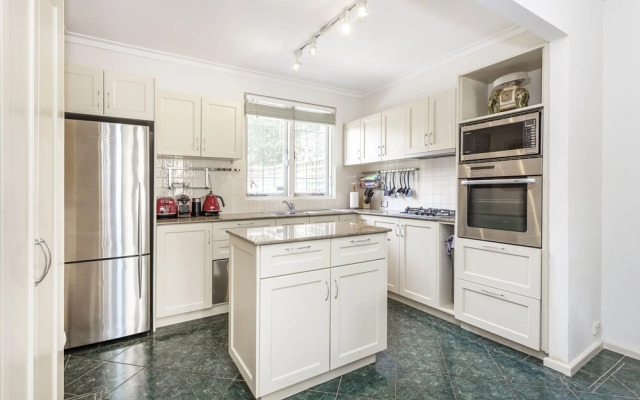 Malcolm St Townhouse