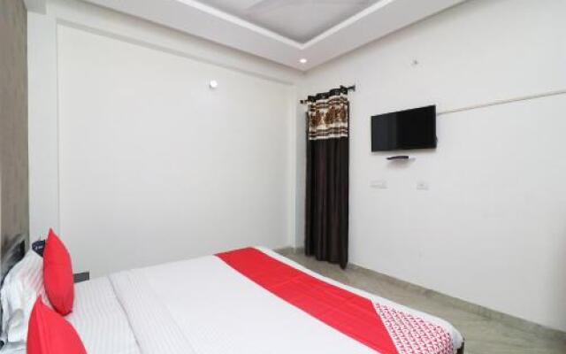 OYO 24283 Royal Rahul Residency