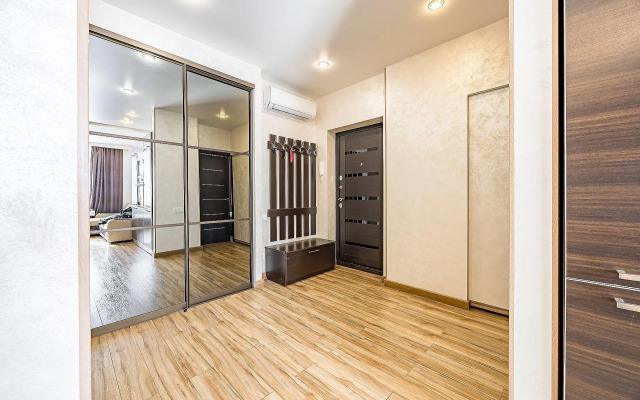 Top House (Топ Хаус) на площади Свободы