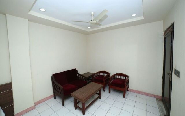 OYO 1067 Hotel Surbhi