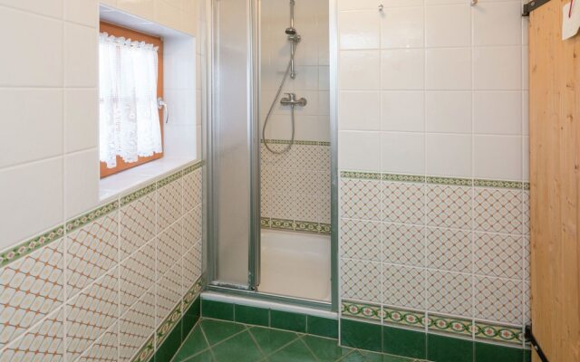 Gorgeous Chalet With Sauna in Königsleiten