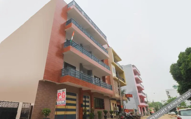 OYO 81499 Second Home Residency