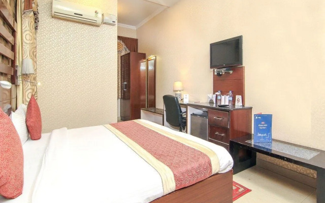 OYO Townhouse 183 Function Inn