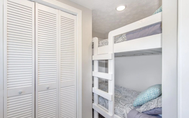 Lazy Bears Den 2103