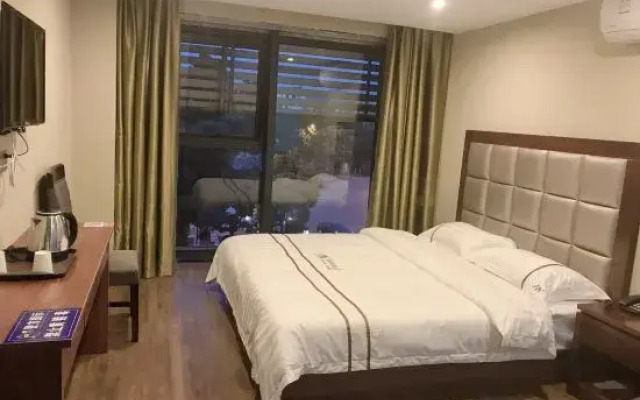 Haina Hotel