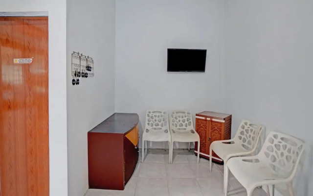OYO 90503 Madina Residence Syariah