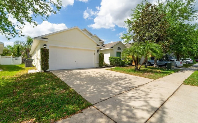 1114 4-bed Pool Home, Liberty Village Kissimmee