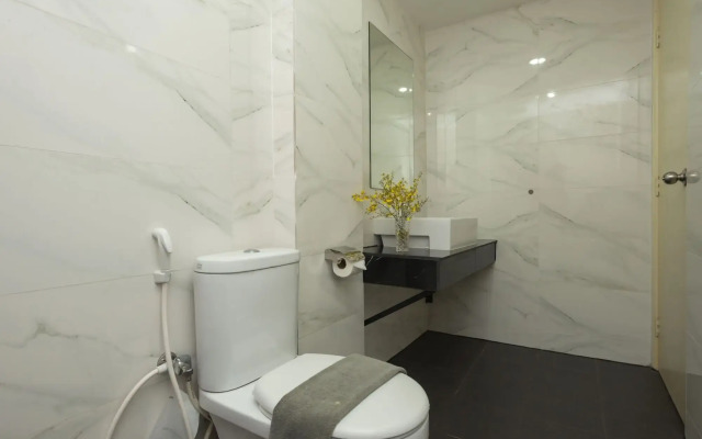 Oyo 490 Dk Hotel