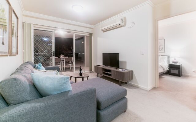 Absolute Riverfront One Bedroom Apartment