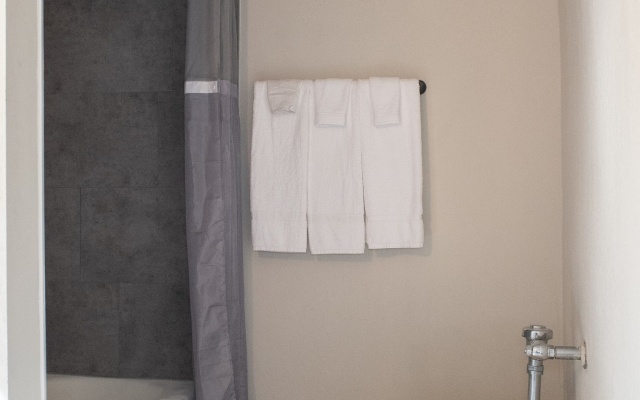 Americas Best Value Inn - Detroit/Dearborn