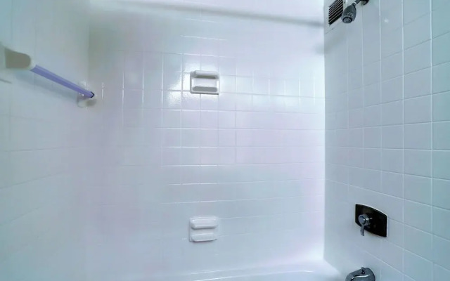Modern Apartment with Top Amenities