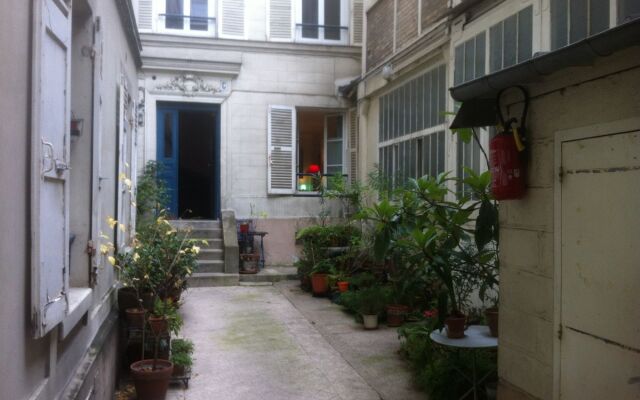 Montmartre Apartments - Antoine