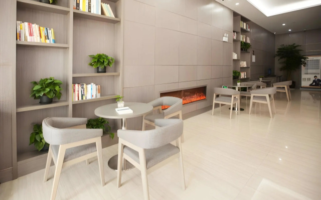 GYA Hotel (Tongxiang Century Avenue)