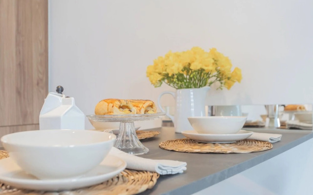 Cozy Nest on the Lake by Rent all Como