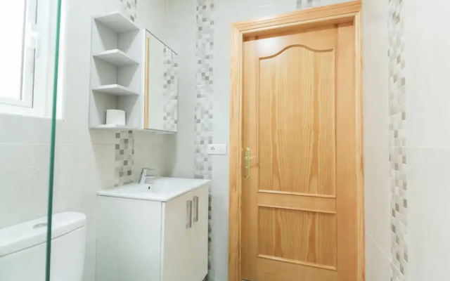 #1 Private Room Renovated Apt Habi