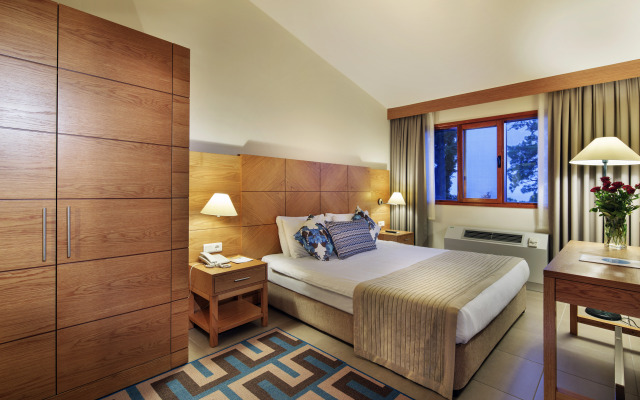 Pine Bay Holiday Resort