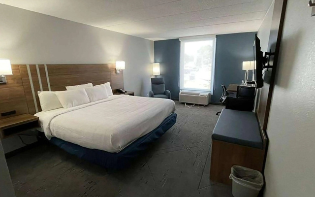 USA Inn and Suites Springfield Ohio