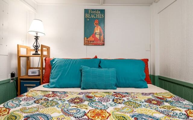 Amberjack 2 Bedroom Home by RedAwning