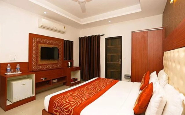 Fabhotel Harnoor House
