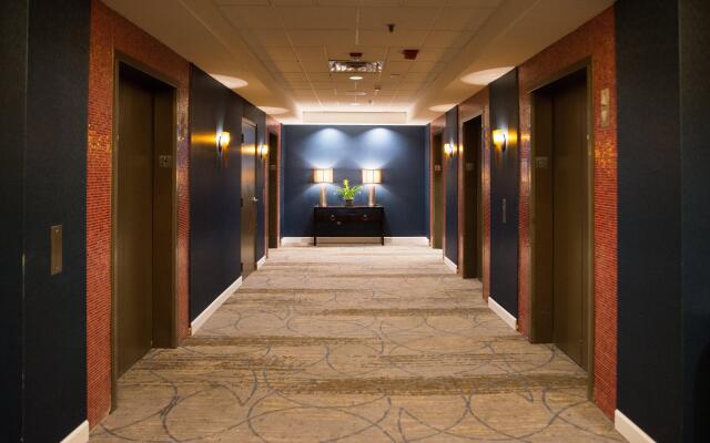 Crowne Plaza Suites MSP Airport - Mall of America by IHG