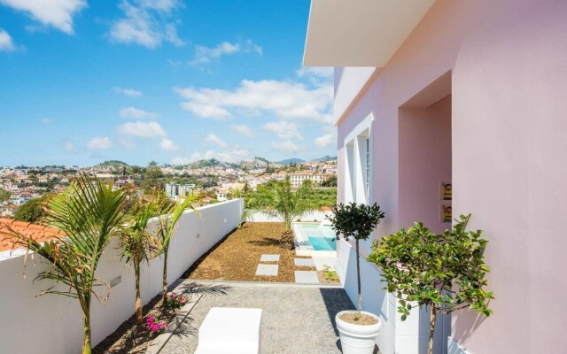 Villa With 3 Bedrooms In Funchal, With Wonderful Sea View, Private Pool, Enclosed Garden