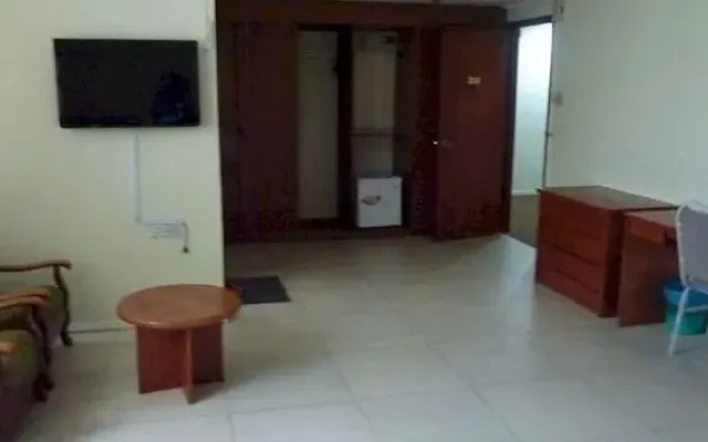Liwah 2011 Hotel