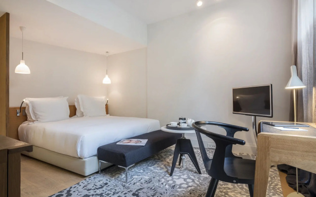 Yndo Hotel