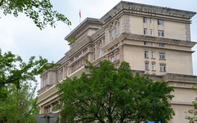 WuYu Hotel（Beibei District Government Zhuang Yuan Bei Light Rail station)