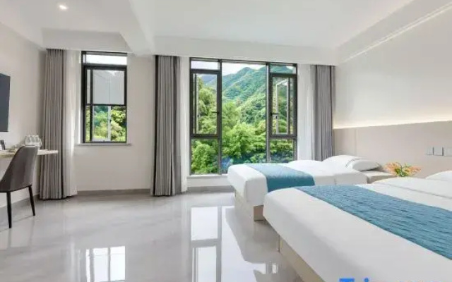 Shiyan Homestay (Sanqingshan Gangshou Cableway)