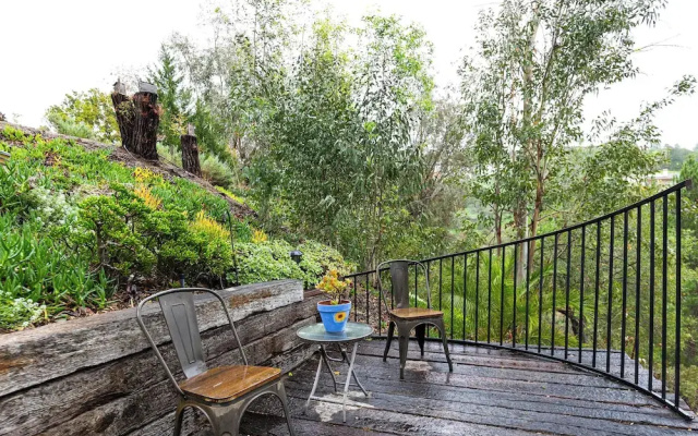Sip, Golf & Unwind: Couple's Retreat in Fallbrook