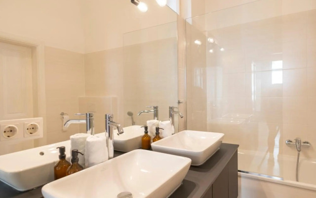 Luxury Apartment next to the City Center