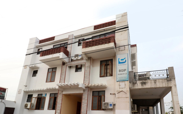 OYO 23206 Hotel Sky View