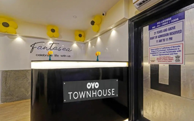 OYO Townhouse 1090 Fantasea Hotels