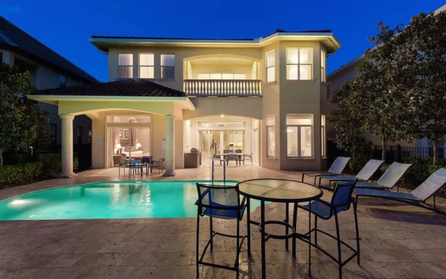 Pool Home in Reunion Resort 4 Br home by RedAwning