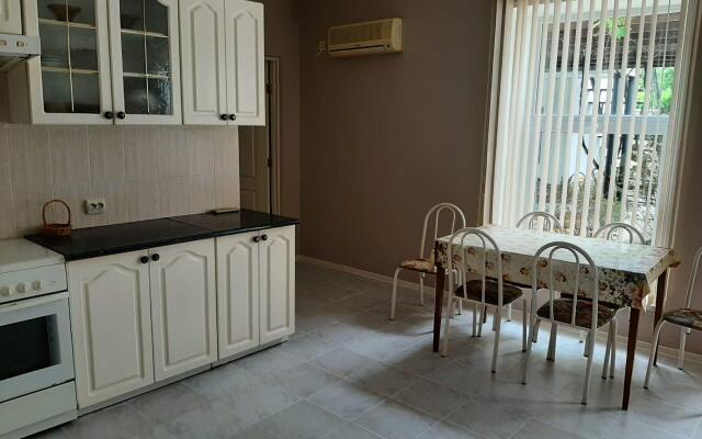 Елена (Геленджик)