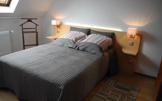 Au Pied du Chateau