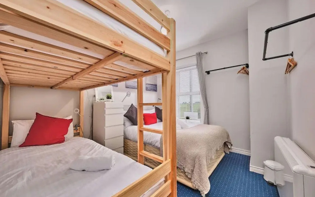 Dunluce Park - Portrush by the Sea